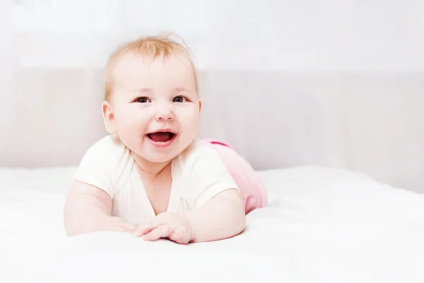 Glückliches kleines Baby — Stockfoto