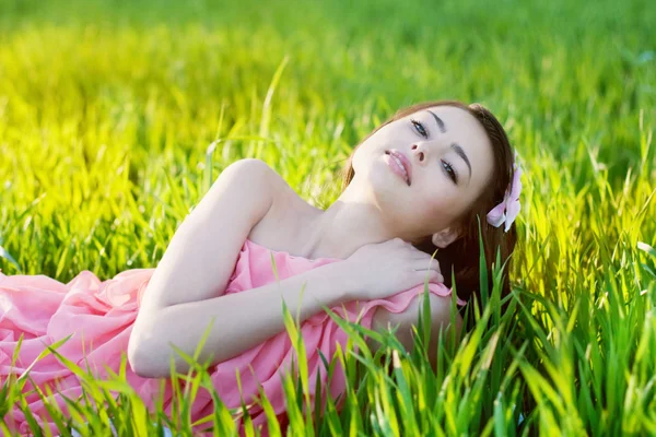 Beautiful girl outdoor — Stock Photo, Image