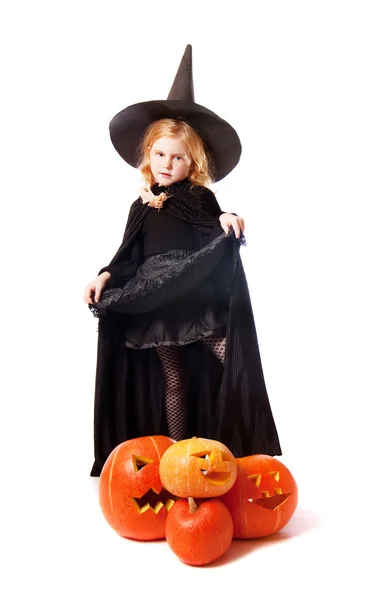 Девушка в костюме ведьмы — стоковое фото