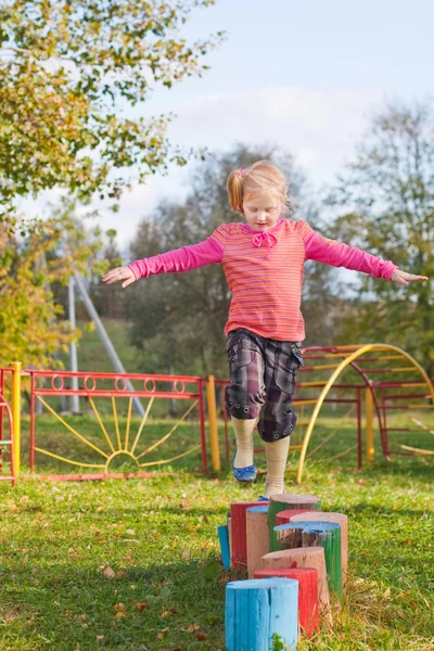 Girl outdoor — Stock Photo, Image