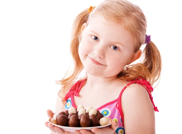 快乐的女孩与巧克力蛋 — 图库照片