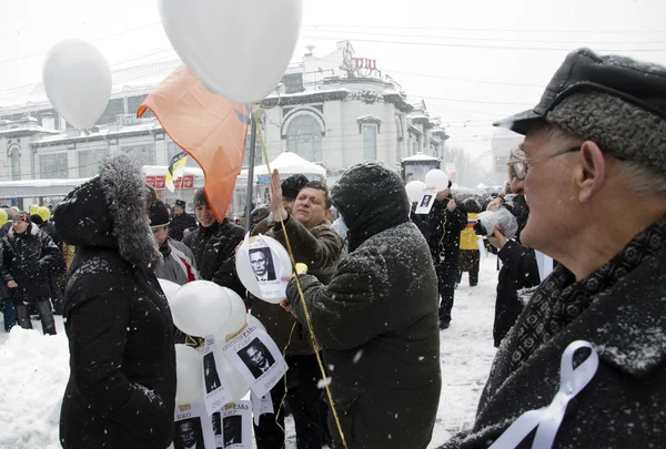 Reunión de masas a las oposiciones en Saratov . Imágenes de stock libres de derechos