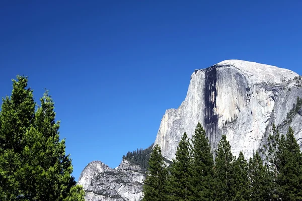 Media cúpula de Yosemite —  Fotos de Stock
