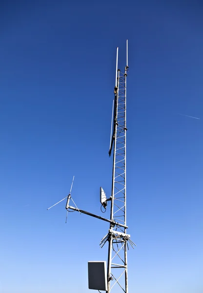 Pic du jer telekommunikation antenner — Stockfoto