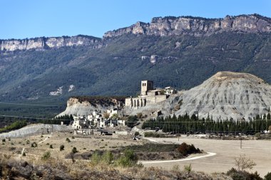 Esco hill town İspanya terk etti.