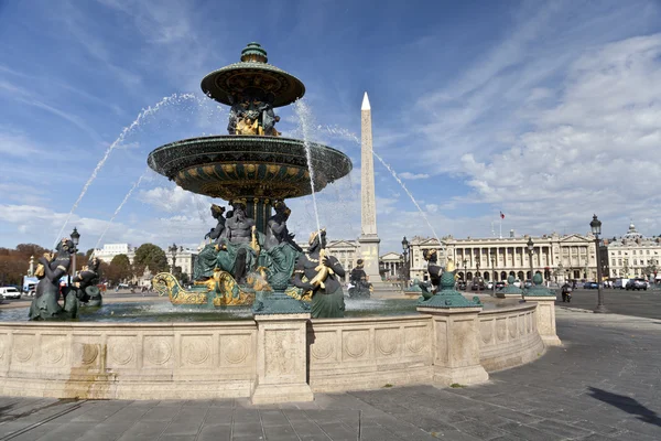 Fontanna w concorde w Paryżu — Zdjęcie stockowe