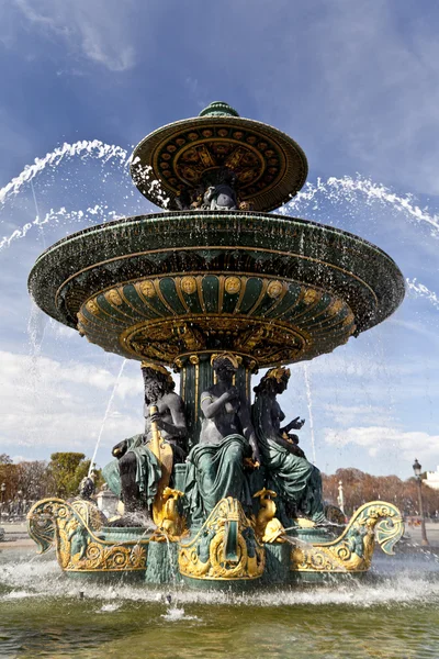 Brunnen bei concorde in paris — Stockfoto