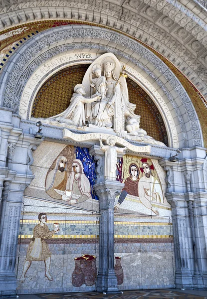 Basilica av vår fru av Rosenkransen — Stockfoto