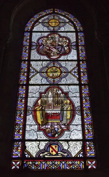 Basiliek gebrandschilderd glas — Stockfoto