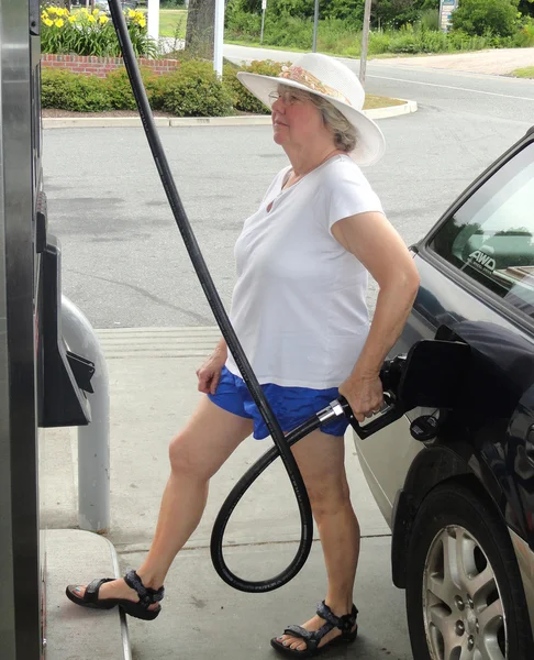 Benzin pompası. — Stok fotoğraf