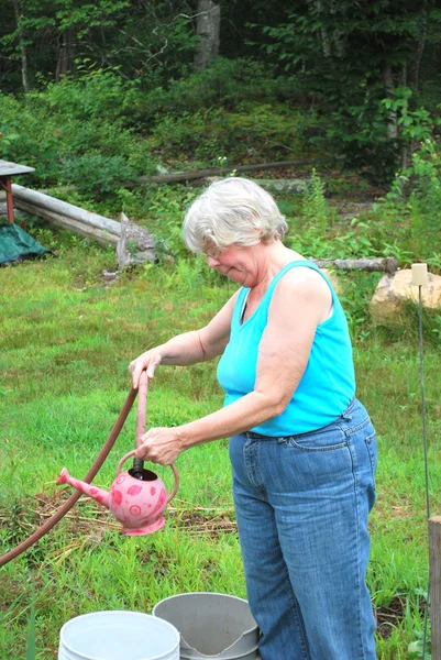 Jardineiro feminino . — Fotografia de Stock