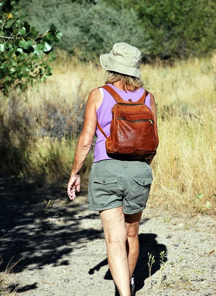 Mature female hiker. — Stock Photo, Image