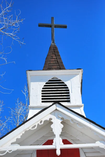 Kilisenin çan kulesi. — Stok fotoğraf