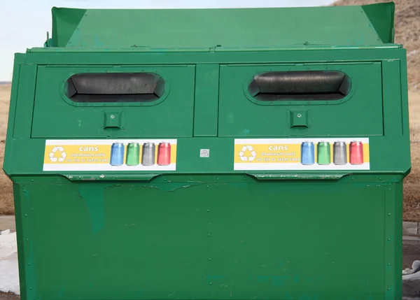 Papelera de reciclaje . —  Fotos de Stock