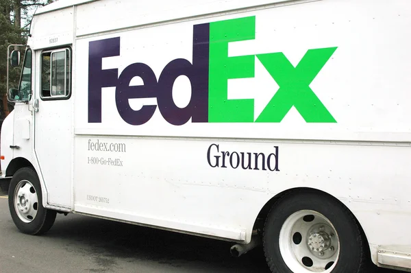 FedEx vrachtwagen. Stockfoto