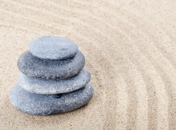 Steine auf Sand — Stockfoto