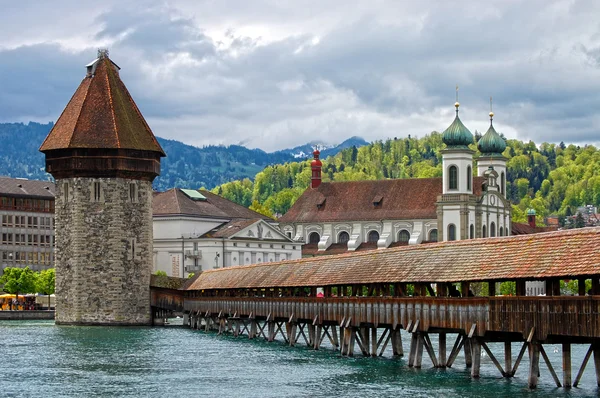 Panoramic view of Chapel Bridge, famous covered wooden bridge. Lucerne Switzerland — Stock Photo, Image