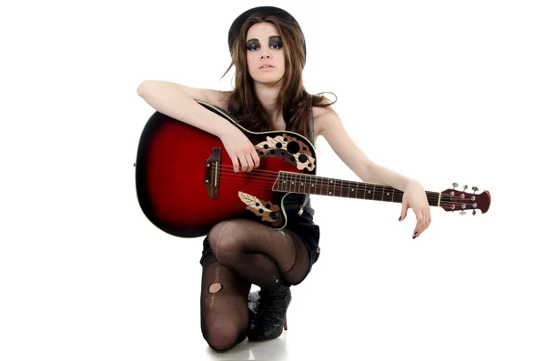 A menina com uma guitarra - estilo de grunge — Fotografia de Stock