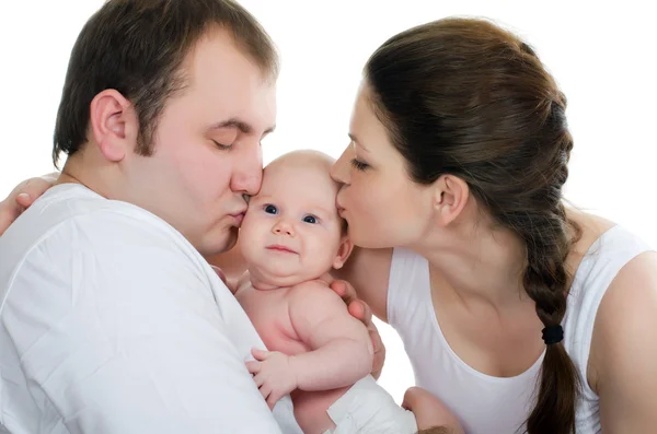 Retrato de una joven familia feliz con el niño — Foto de Stock