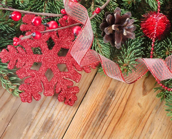 Jul dekorativa gränsen på trä bakgrund — Stockfoto