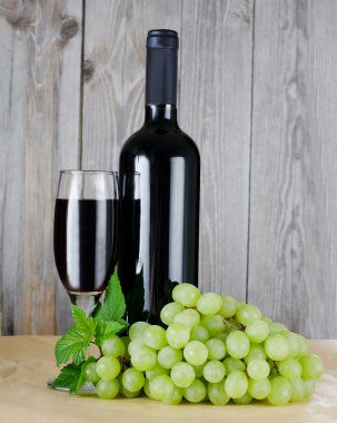 kırmızı şarap kadehi