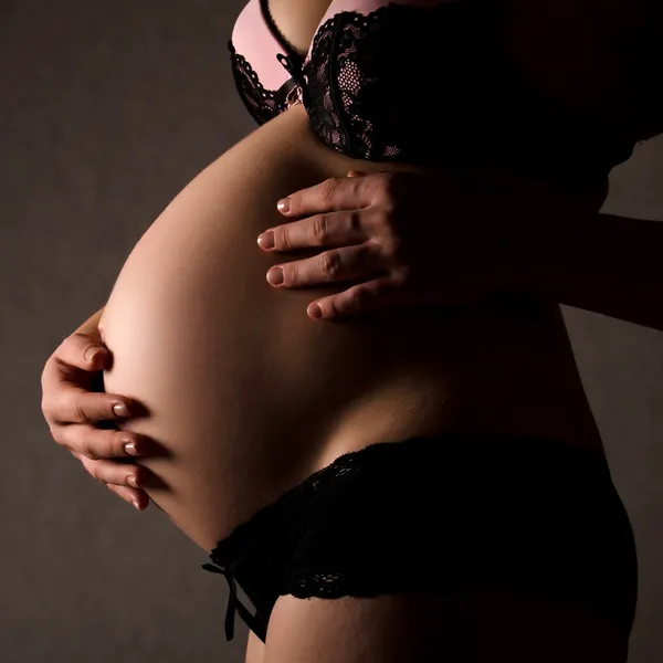 Terhes nő gyönyörű hasa — Stock Fotó