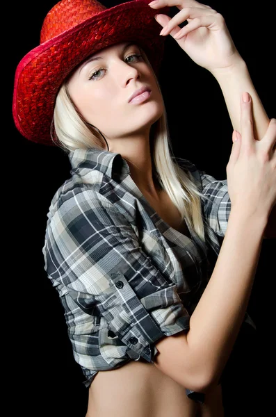 La hermosa chica en un sombrero de vaquero aislado —  Fotos de Stock