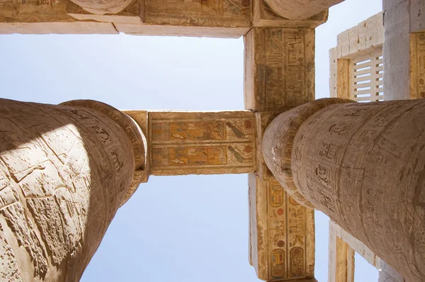 Säulen im Karnak Tempel, Luxor, Ägypten — Stockfoto