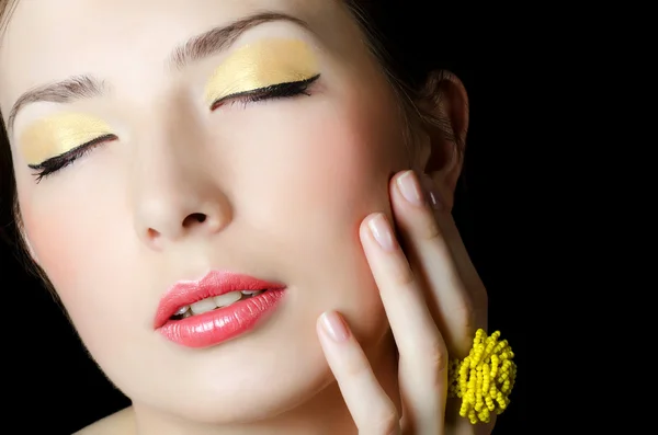Porträt der schönen eleganten Mädchen mit einem Abend-Make-up — Stockfoto