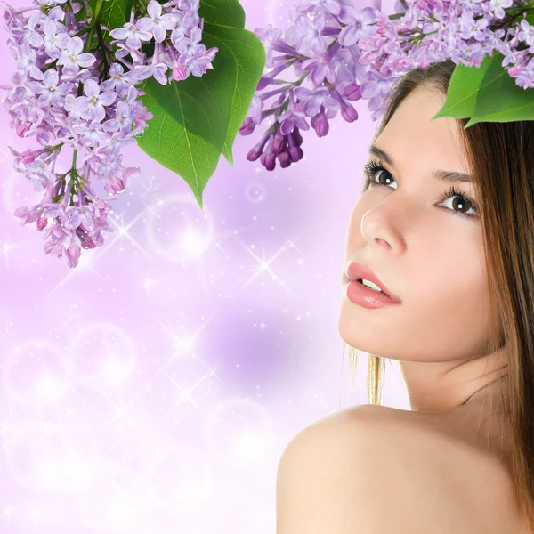 Vacker kvinna med vårens färger. hudvård — Stockfoto