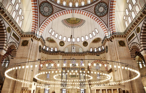 Интерьер мечети Сулеймание — стоковое фото