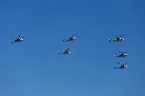 Helicopters in the skies — Stock Photo, Image