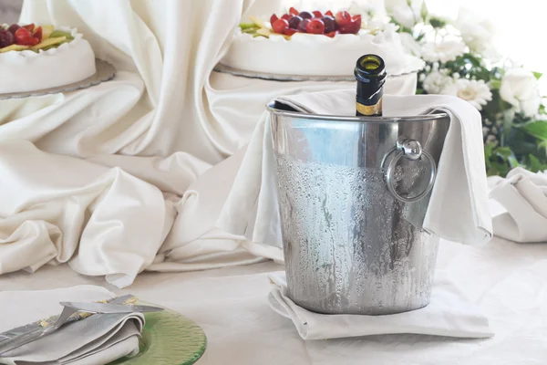 Šampaňské v kbelíku — Stock fotografie