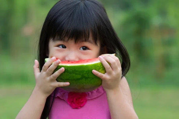 Ευτυχισμένο παιδί με καρπούζι — Φωτογραφία Αρχείου