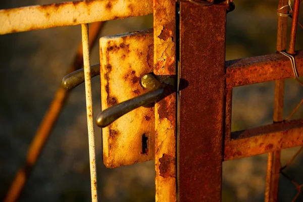 Rezavý brána — Stock fotografie