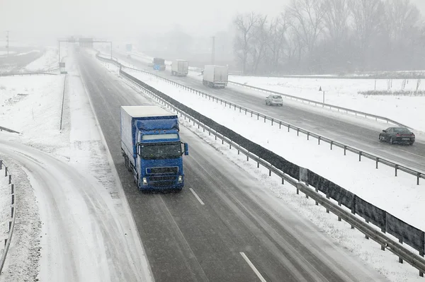 雪に覆われた高速道路 — ストック写真