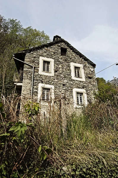 Ancienne maison abandonnée Images De Stock Libres De Droits
