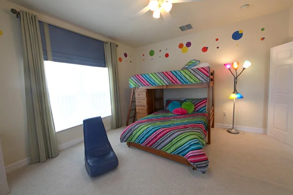 Schlafzimmer mit Etagenbett — Stockfoto