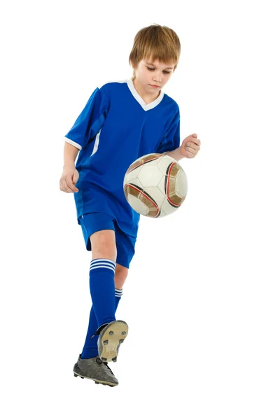 Çocuğun futbol oyuncu topu ile — Stok fotoğraf