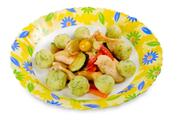 Smakelijk gerecht: kippenborst met groenten en aardappelen dumplings — Stockfoto