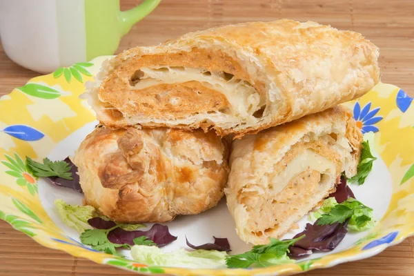 Pie with fish mince filling, roll of puff pastry — Stock Photo, Image