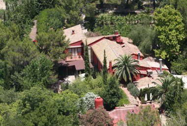 Red house in Xátiva