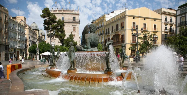 Historische fontein in valencia — Stockfoto