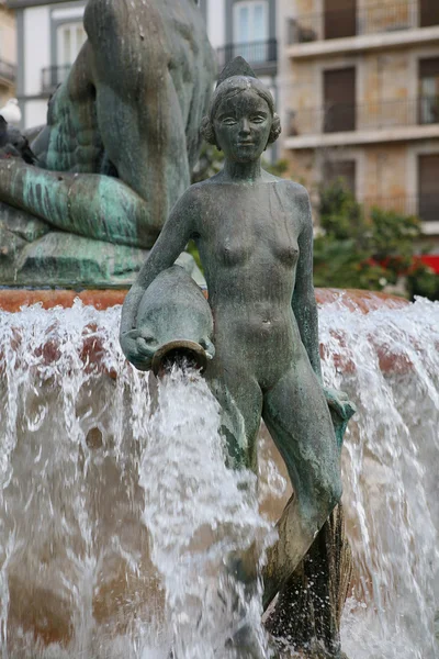 Szczegóły posąg kobiety z fontanny. — Zdjęcie stockowe