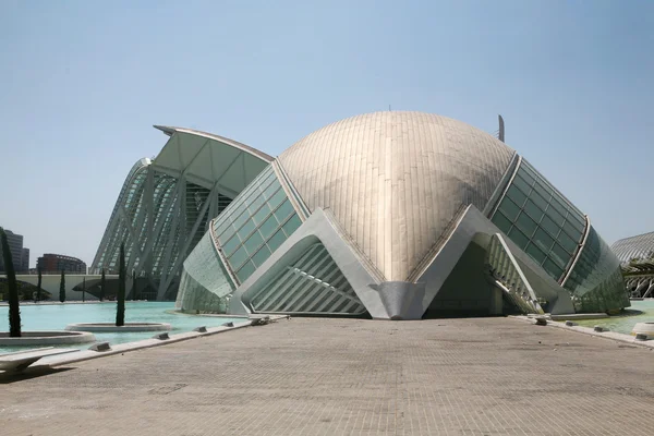 Moderna arkitektoniska byggnad i valencia — Stockfoto
