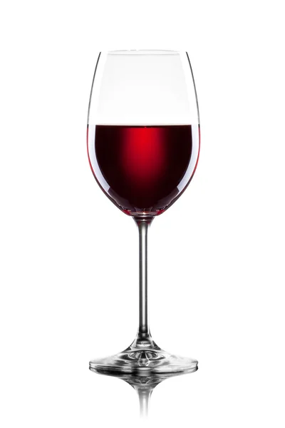 红葡萄酒用玻璃杯隔离在白葡萄酒中 — 图库照片