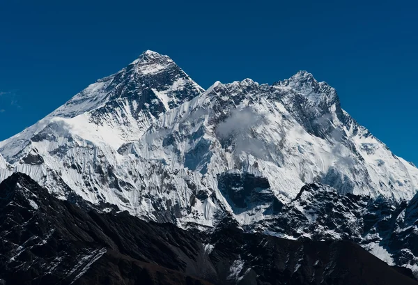Everest, Nuptse e Lhotse picos: topo do mundo — Fotografia de Stock