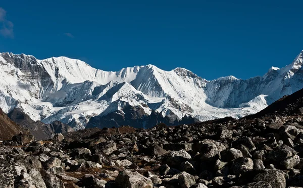 Cho oyu tepe civarında dağlar — Stok fotoğraf