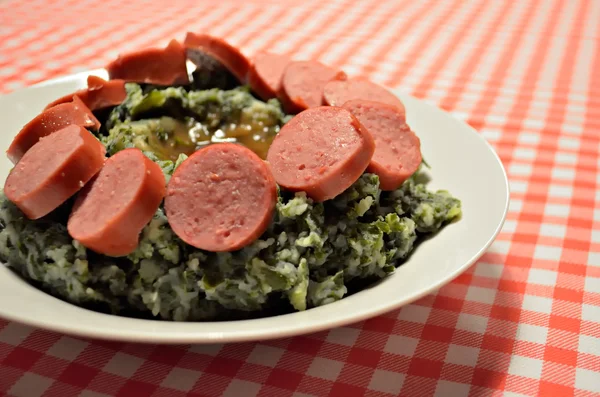 stock image Traditional Dutch dish ‘boerenkool stamppot’.