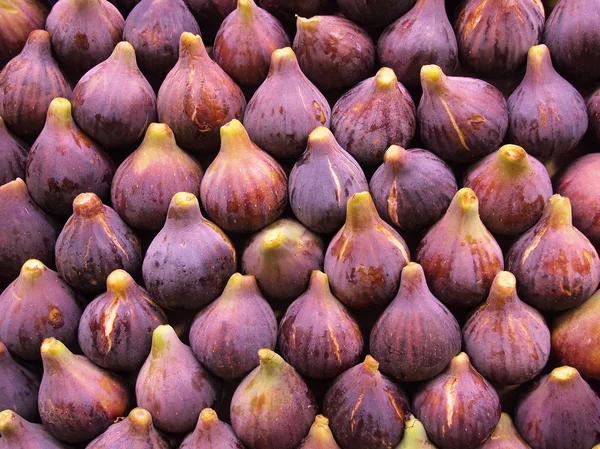 Fresh figs display